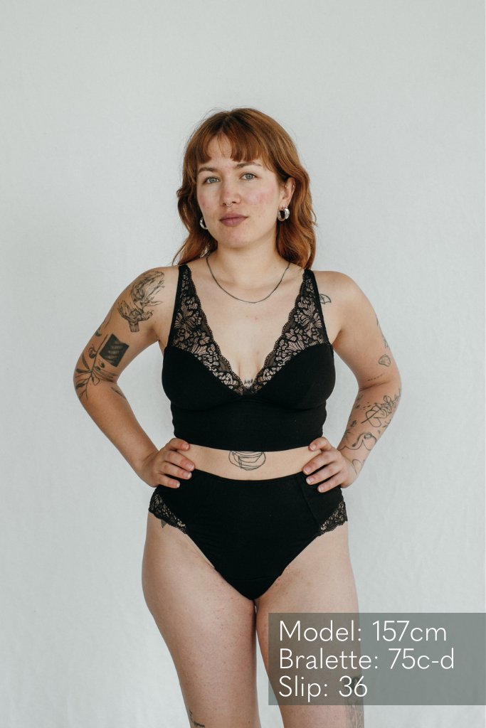 die Träger des Alison bralette sind aus Spitze und der Rest aus einem nachhaltigen Tencel Lyocell Stoff