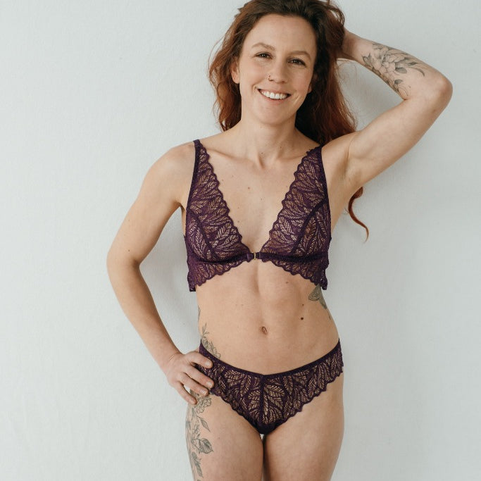 Produktbild von Joanne in Ultraviolet von Vorne (Bralette & String)