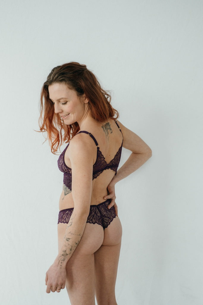 Produktbild von Joanne in Ultraviolet von hinten (Bralette & String)