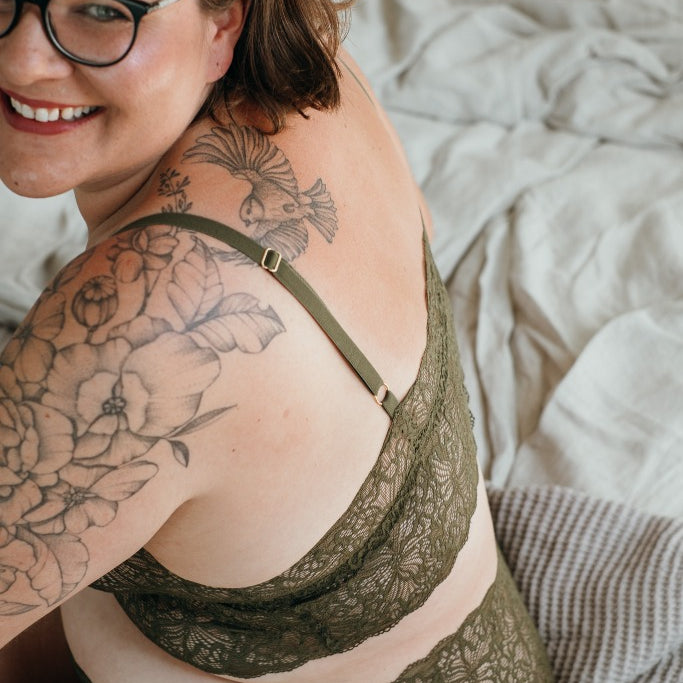 Detailaufnahme vom Joy Set in der Farbe Olive