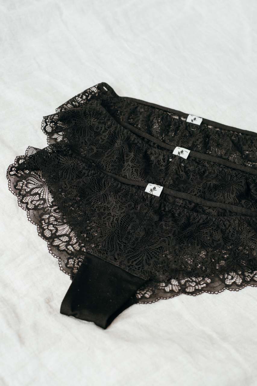 Low waist lace underpants in a 3-pack