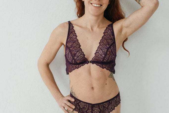 Produktbild von Joanne in Ultraviolet von Vorne (Bralette & String)