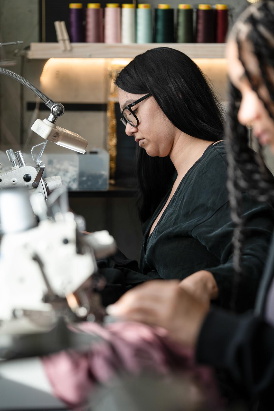 Angela und Mathilda im Unterwäsche-Atelier von thoughts of september in Luzern